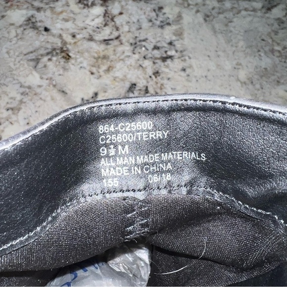 Cliffs by White Mountain Black Matte Terry Heeled Wedge Bootie Size 9.5M - Picture 6 of 12